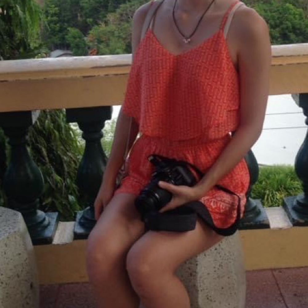 Junior’s Spaghetti Straps Romper Size S